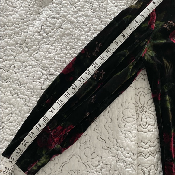 Ann Taylor Cuffed Floral Velvet Shift Dress | Size US 2 - Picture 12 of 13